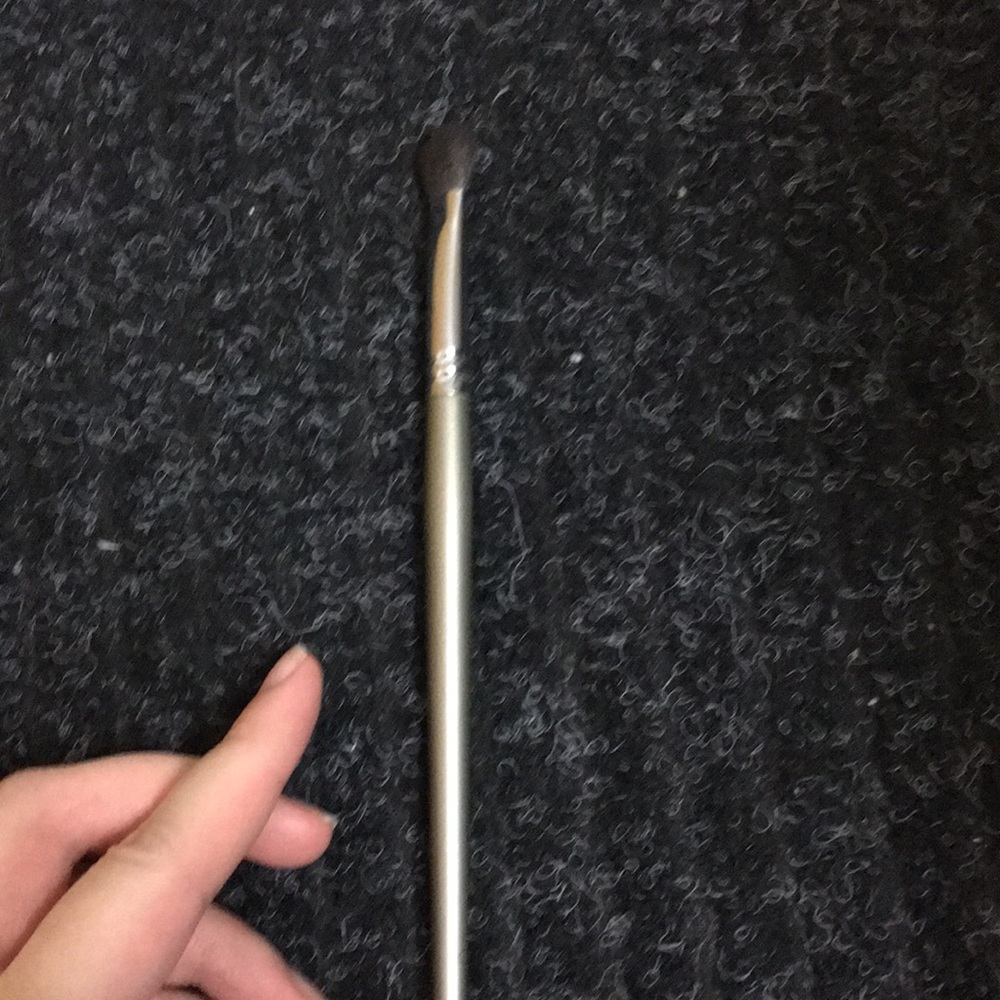 Eyeshadow brush